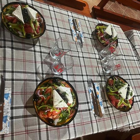 Къща За Гости Динас Zmeitsa Dış mekan fotoğraf